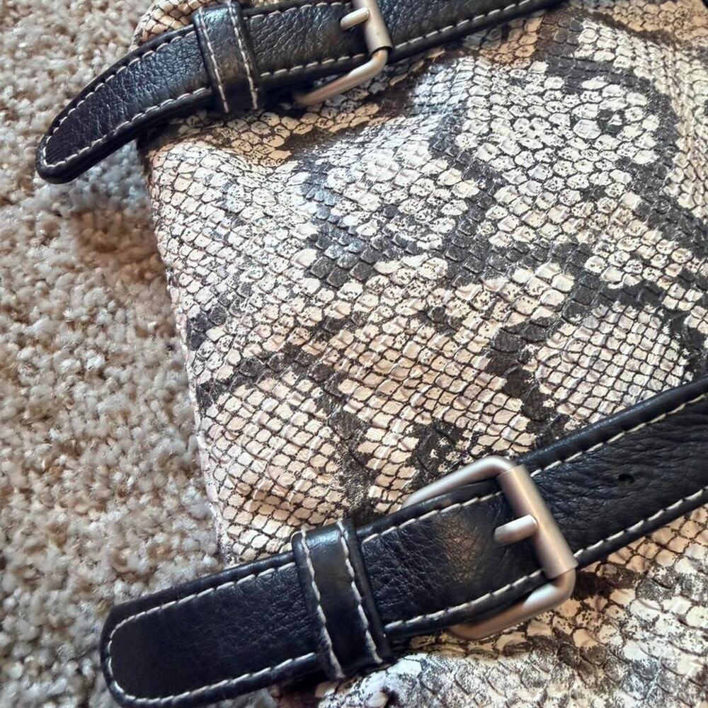 Vintage y2k guess backpack faux - Picture 3 of 6